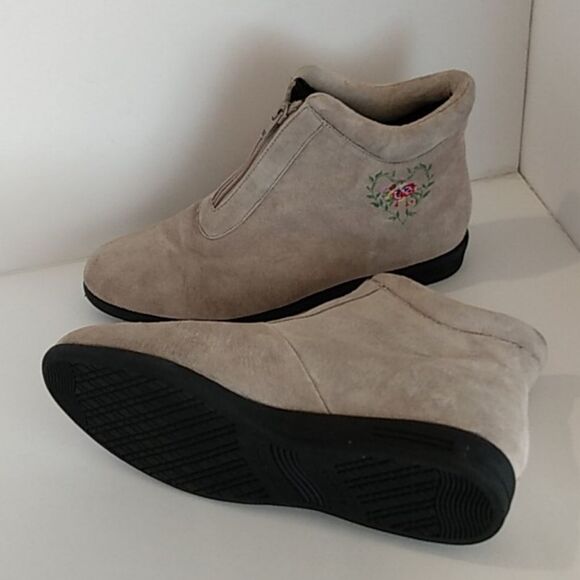 Beacon Suede Embroidered Booties – Taupe – Anti-Shock – W 8.5 - Picture 2 of 12